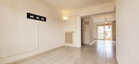 Location Appartement 3 pièces 62m² ANTIBES 06160 - Photo 2