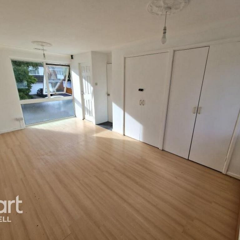 4 bedroom detached house to rent - Photo 1