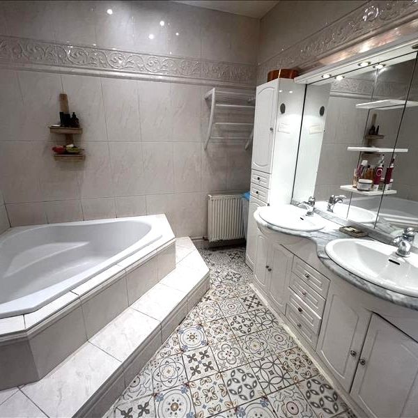 3 pièces - Meublé - 76 m² - 1er étage - Colocation non autorisée - Photo 1