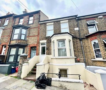 1 bedroom flat to rent - Photo 6