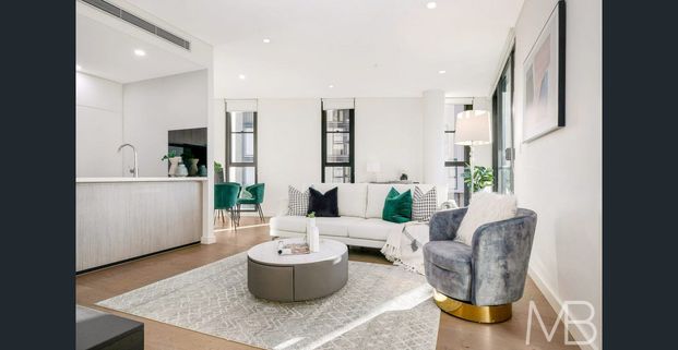 SOPHISTICATED LIVING WITH URBAN CONVENIENCE - Photo 1