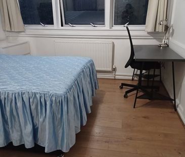 Room in a Shared Flat, Harrow Road, W9 - Photo 1