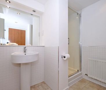 2 bedroom flat to rent - Photo 6