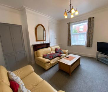 Edinburgh Grove (room 5), Armley, Leeds - Photo 6