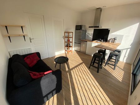 T3 DUPLEX – MEUBLE de 36,75 m², rue Winson Churchill, Euratechnologie réf 796-001 - Photo 3