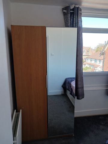 1 Bed Flat, Lower Addiscombe Road, CR0 - Photo 3