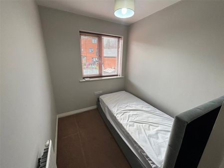 3 bedroom semi-detached house to rent - Photo 2