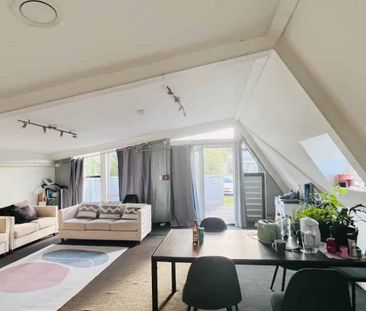 Cozy 2-Bedroom Home in the Heart of Northcote! - Photo 1