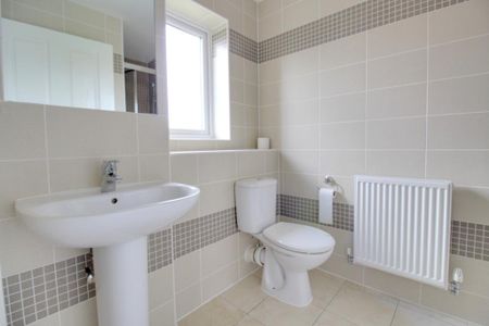 4 bedroom terraced house to rent - Photo 2