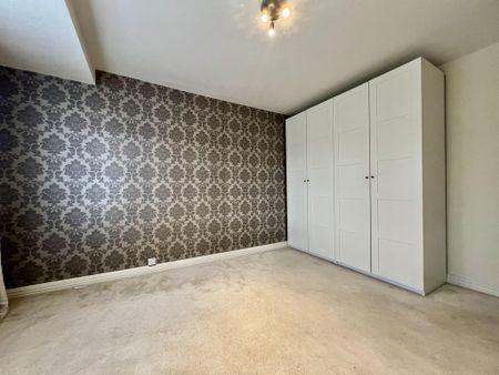 4 bedroom semi-detached house to rent - Photo 3