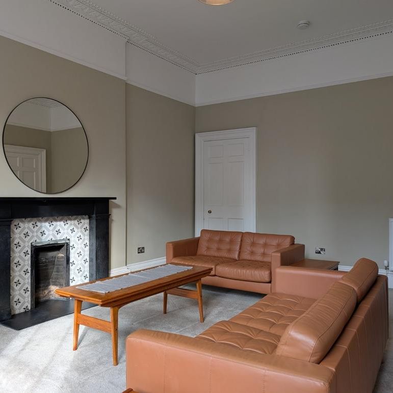 3 bedroom flat to rent - Photo 1