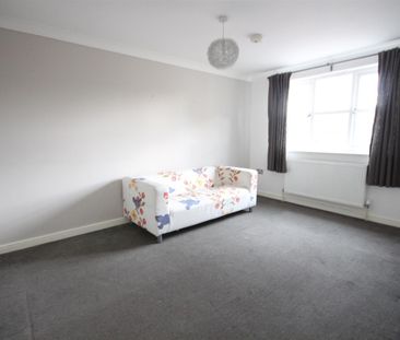 1 bedroom Apartment to let - Photo 2