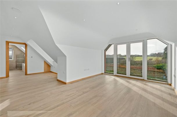 4 bedroom detached house to rent - Photo 1