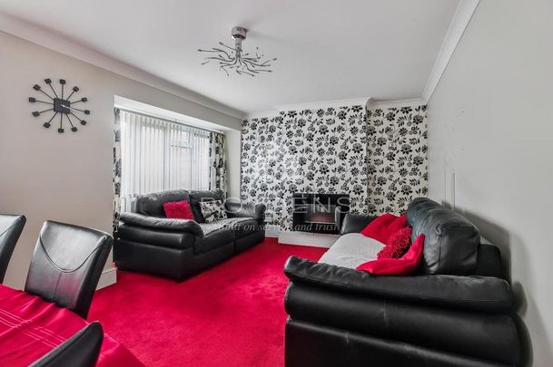 3 bedroom semi-detached house to rent - Photo 1