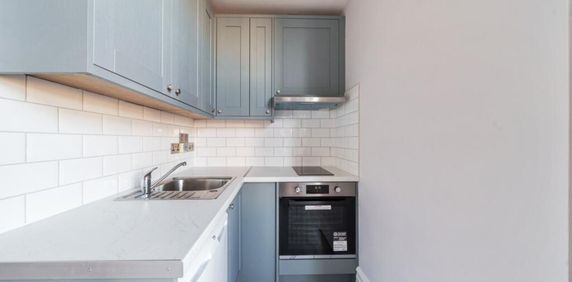 Studio to rent - Photo 2