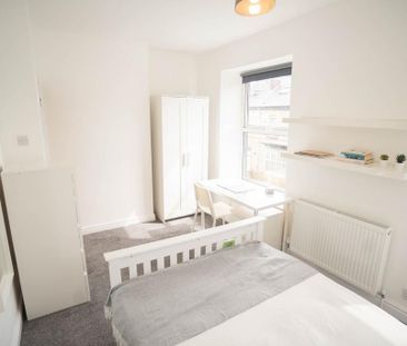 4 bedroom terraced house to rent - Photo 4