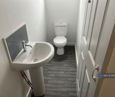 3 bedroom terraced house to rent - Photo 6