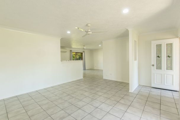 10 Dalkeith Crescent, Mount Louisa - Photo 1