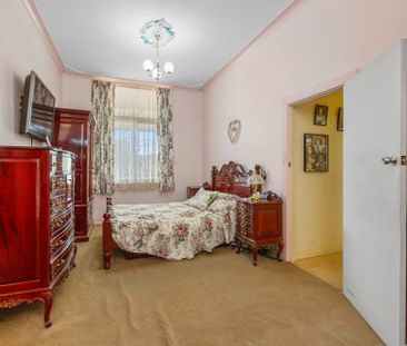 Spacious Family Living with Endless Opportunities - Photo 5