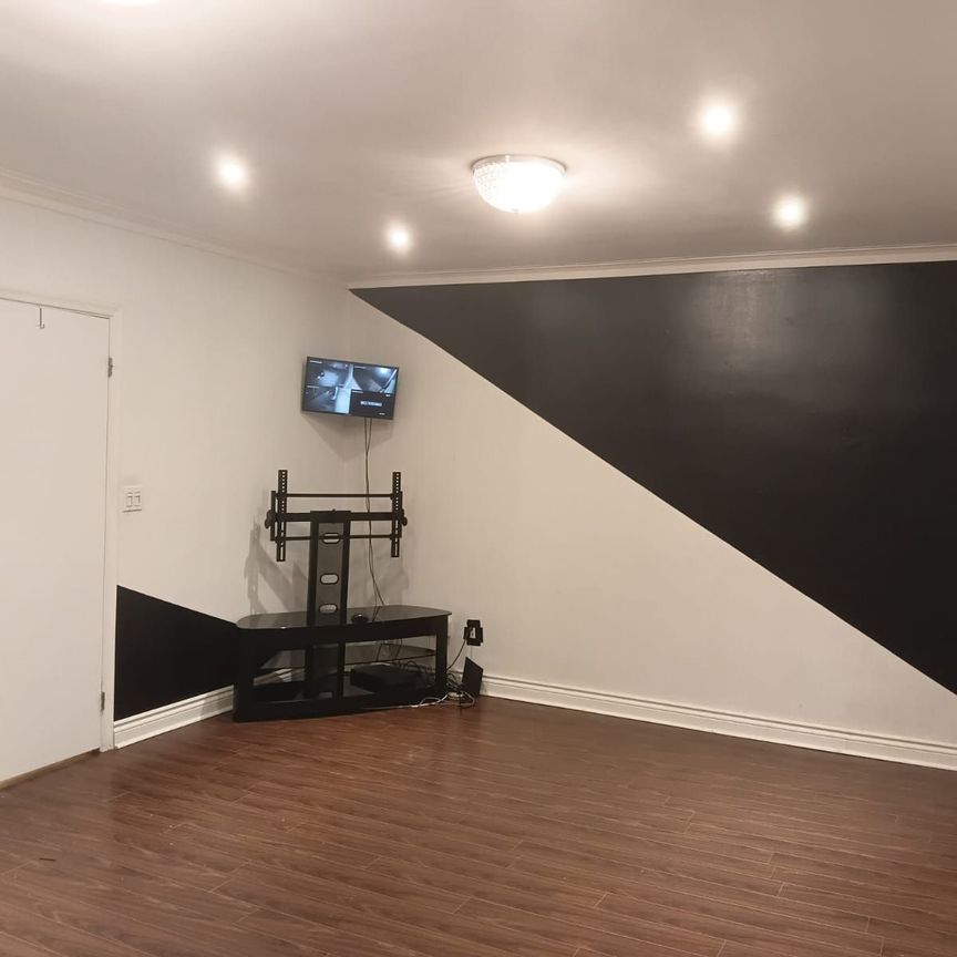 For Lease - 8 Heatherglen Road Unit# Upper, Toronto, Ontario - Photo 1