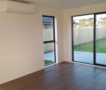 Warm, Welcoming & Wonderfully Modern - Photo 3