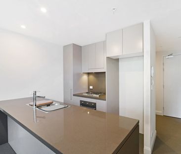 Ultra Modern Apartment in Sydney Olympic Park - Photo 1