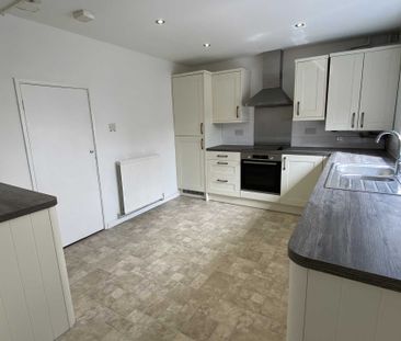 Falcon Ridge, Berkhamsted - Photo 2