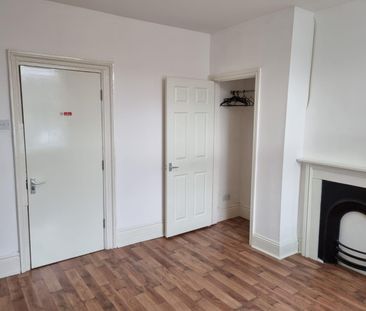 Watnall Road, Hucknall, NOTTINGHAM - Photo 2