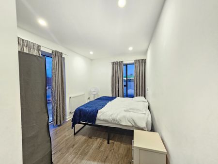 3 Bed Maisonette, Butchers Road, E16 - Photo 4