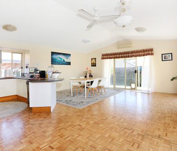 15 Silverash Street, Oxenford QLD 4210 - House For Rent | Domain - Photo 3