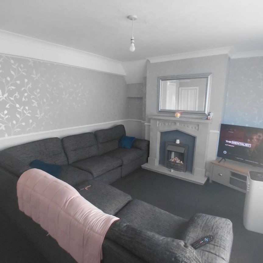 3 bed Semi-Detached - To Let - Photo 1