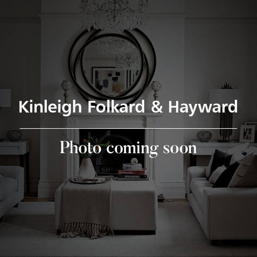 St. Johns Close, London, N14 - Photo 1