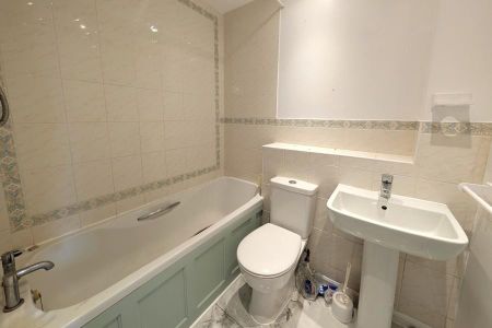 2 bedroom terraced house to rent - Photo 5