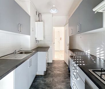 Location Appartement 3 pièces 71m² NICE 06000 - Photo 4