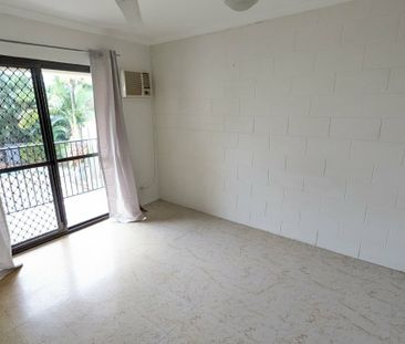 TOWNHOUSE ON THE SOUTHSIDE!!! - Photo 2