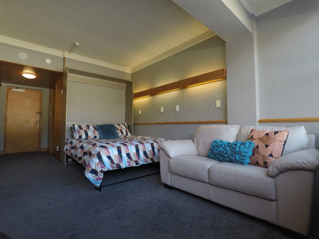 Welcome to Sharella Living - Photo 3