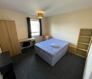 1 bedroom in a house share to rent - Photo 5