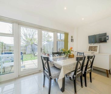 Wilkes Close, Mill Hill, NW7 - Photo 2