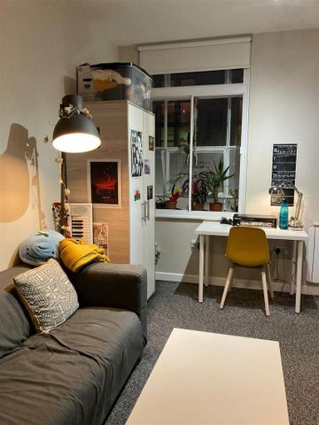 1 bedroom private hall to rent - Photo 2