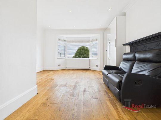 3 bedroom flat to rent - Photo 1