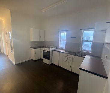 Neat Two Bedroom Unit in CBD Location! - Photo 5