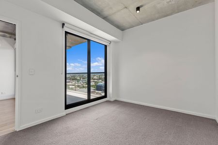 Setting a Benchmark for Luxury! - Photo 3