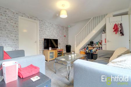 6 bedroom terraced house to rent - Photo 2