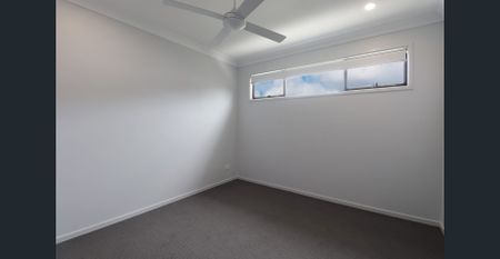 NEAT TOWNHOUSE IN THE HEART OF CALOUNDRA - Photo 4
