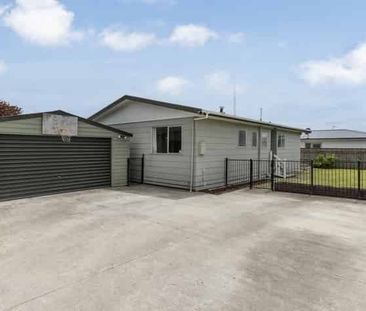 LEVIN - 3 BEDROOM + SLEEPOUT - Photo 5