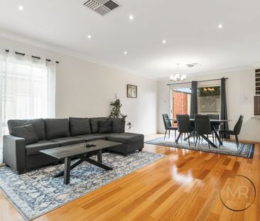 Stylish & Spacious Living in the Heart of Niddrie - Photo 2