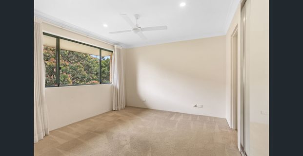 Beautifully Updated 3 Bedroom Apartment in a Convenient Location - Photo 1