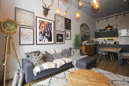 2 bedroom flat to rent - Photo 4