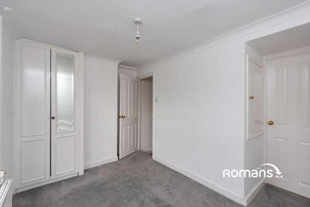 Long Garden Walk, Farnham, Surrey, GU9 - Photo 2