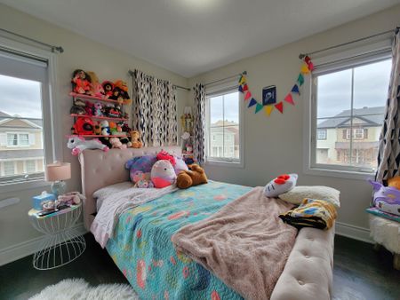 For Lease - 10 Sweetbay Circle, Stittsville - Munster - Richmond, Ontario - Photo 4